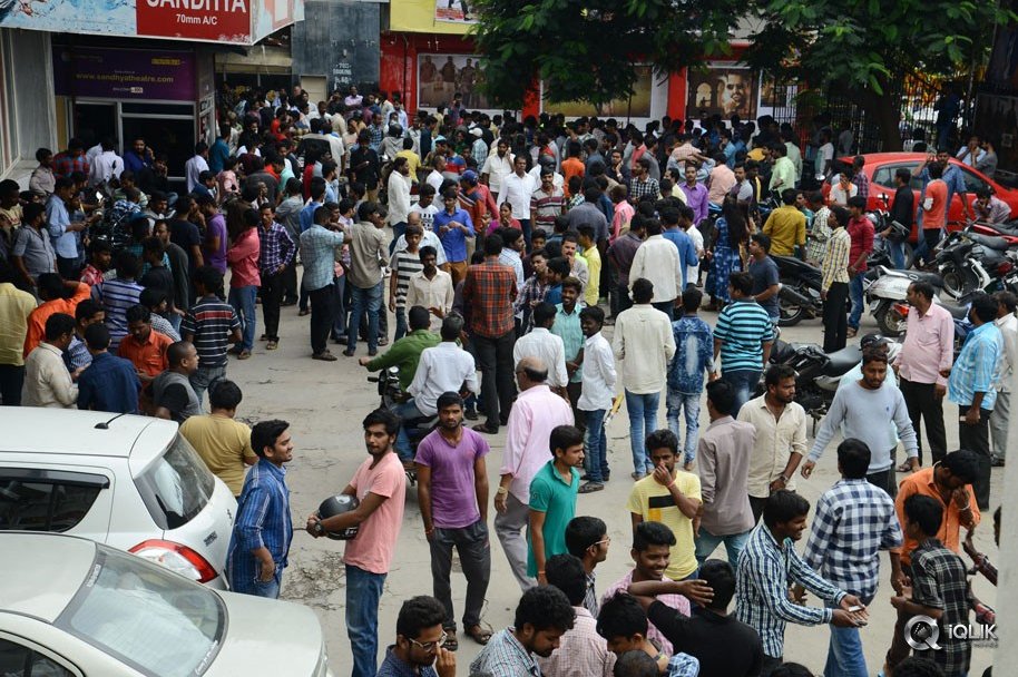 Jai-Lava-Kusa-Movie-Hungama-at-RTC-X-Roads